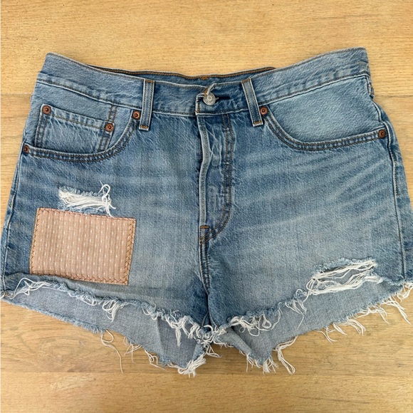 Levi's Pants - Levi’s cut off Jean shorts with patches - EUC - size 30